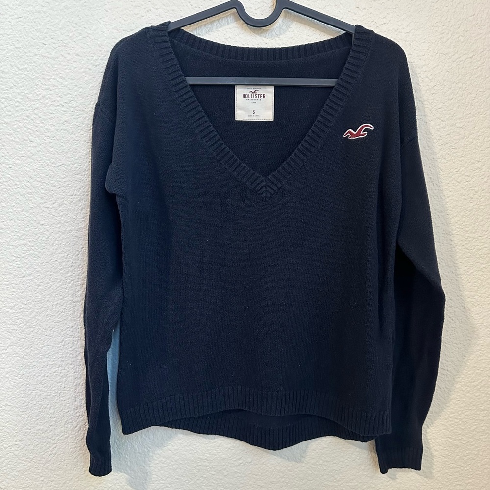 Hollister Women's Navy V-Neck Sweater Top Size Small